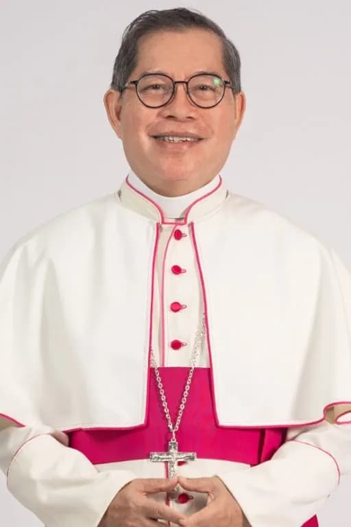 Mgr. Benedictus Estephanus Rolly Untu MSC | Uskup Keuskupan Manado